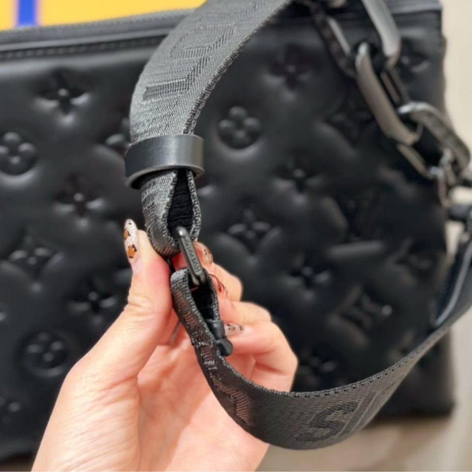 Louis Vuitton Coussin Pm Bag Black 27Cm M11370 view 9