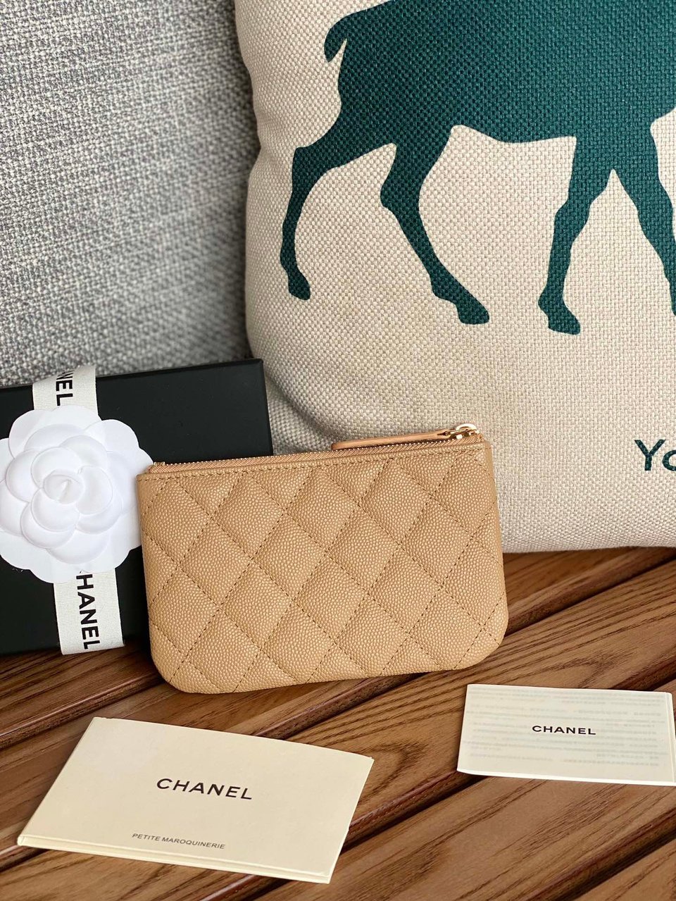 Chanel Zipped Wallet 15 Beige Caviar Gold Hardware view 4