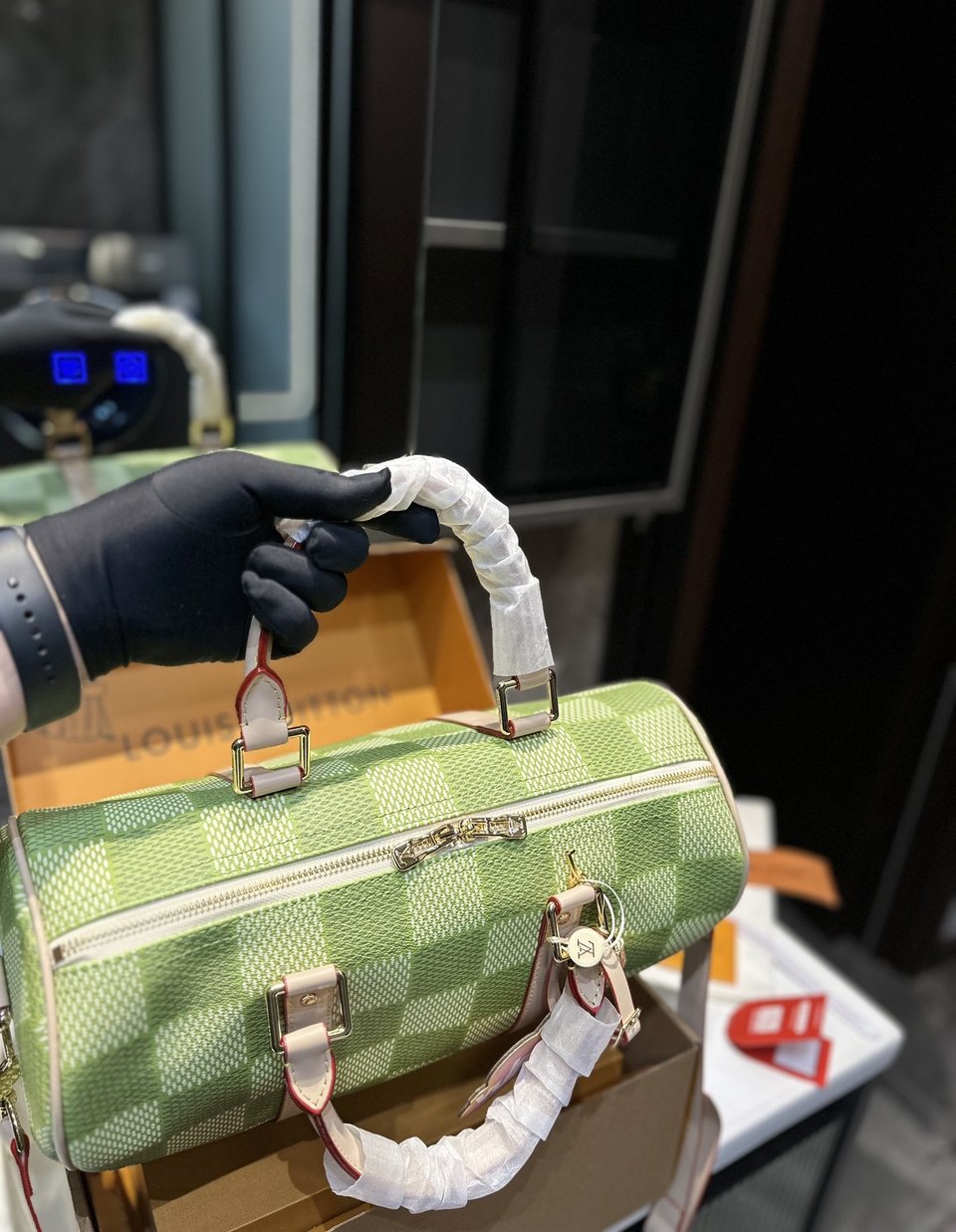 Louis Vuitton Keepall Bandouli Re Damier Canvas Green 35Cm N40671 view 10