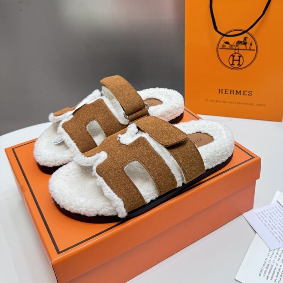 Hermes Chypre Sandal Smoky Brown And Ecru H222929Zhe5420 view 3