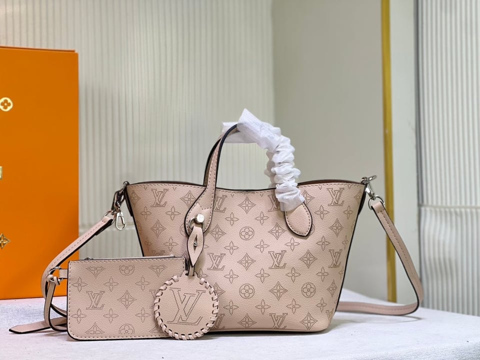 Louis Vuitton Blossom Pm Bag Nude 20Cm view 10