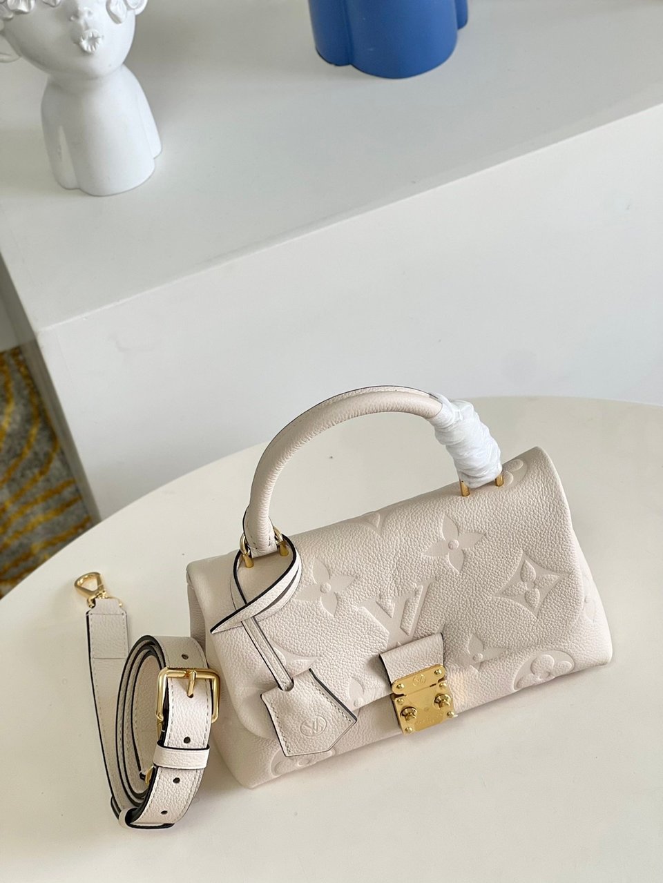 Louis Vuitton Madeleine Bb Cream Beige 24Cm M46008 view 3