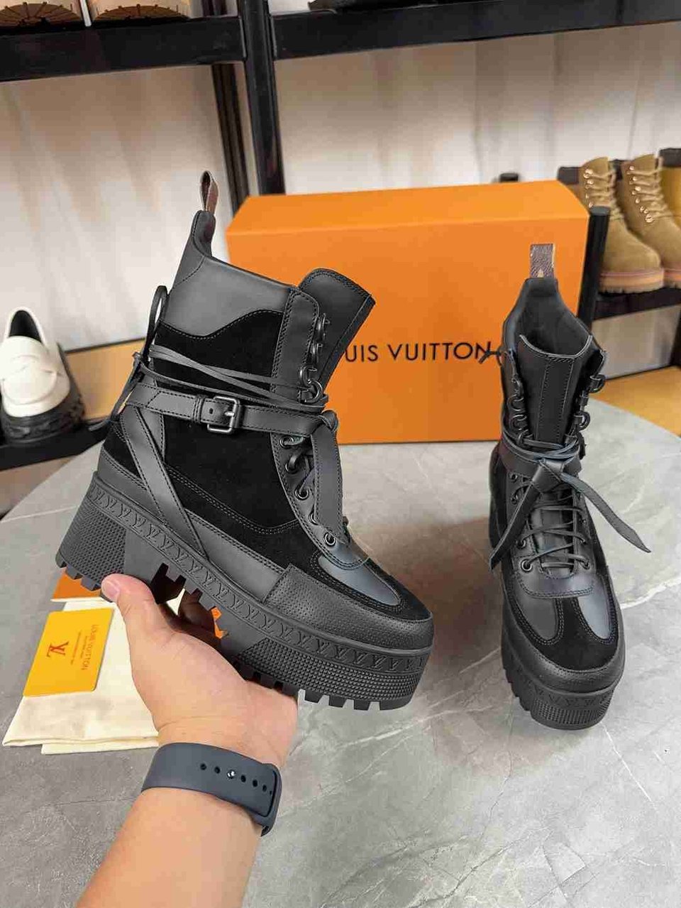 Louis Vuitton Laureate Platform Desert Boot Black 1Ad25F view 5