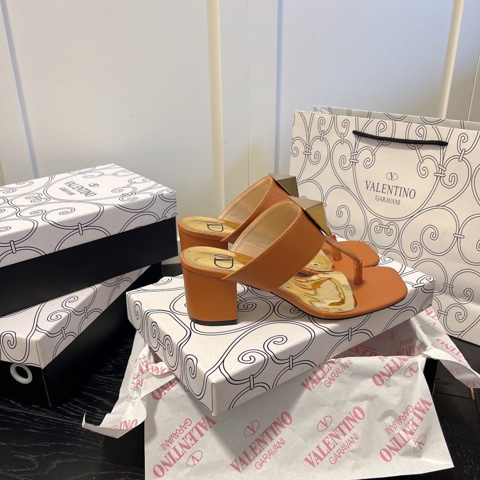 Valentino One Stud Metallic Nappa Flat Middle Heel Beige Thong Sandal view 6