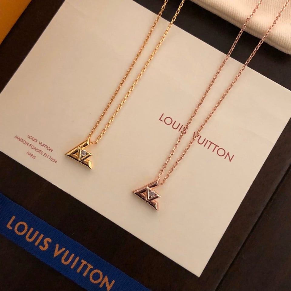 Louis Vuitton Lv Volt One Necklace Rose Gold 18K Q93813 view 2