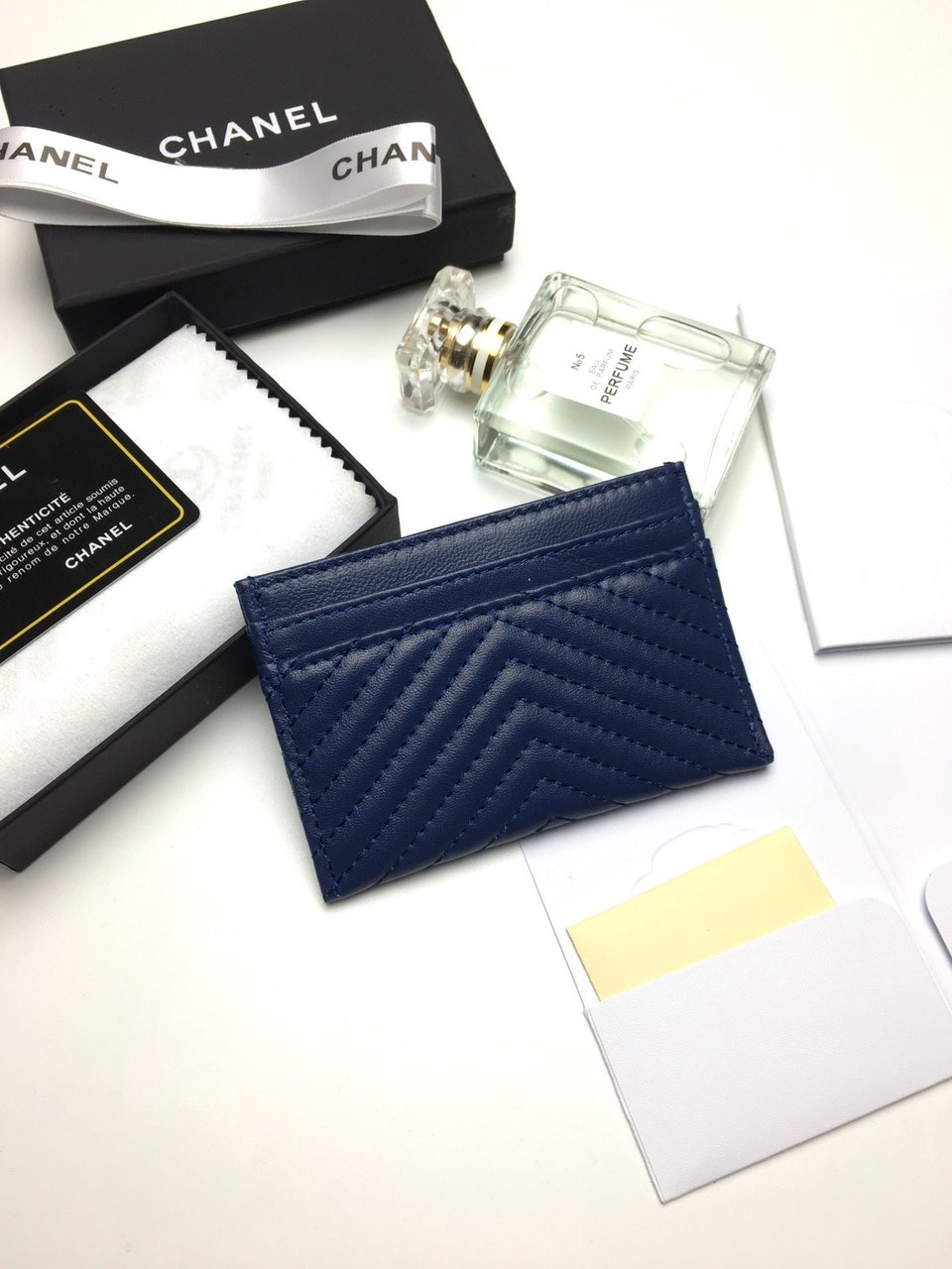 Chanel Line Card Holder 11.2 Navy Calfskin Gold Icon view 4
