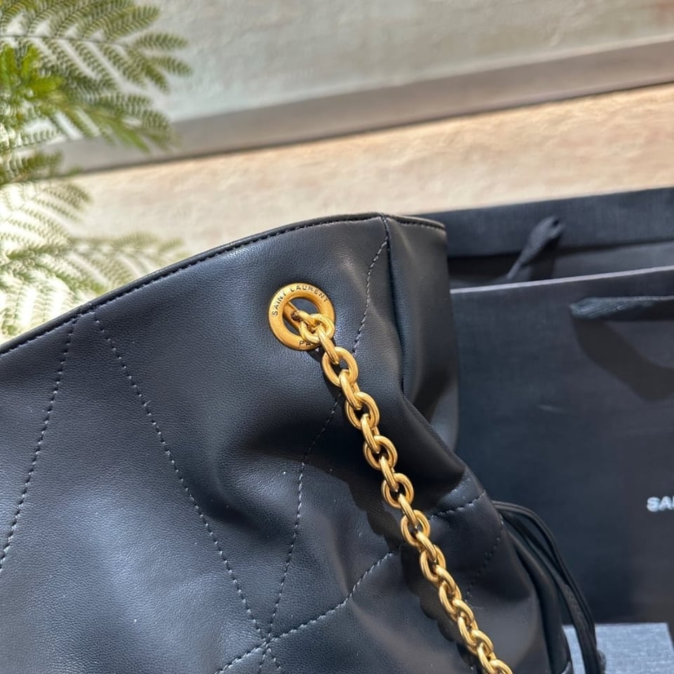 Saint Laurent Jamie 4 3 Shopping In Black 34Cm view 3