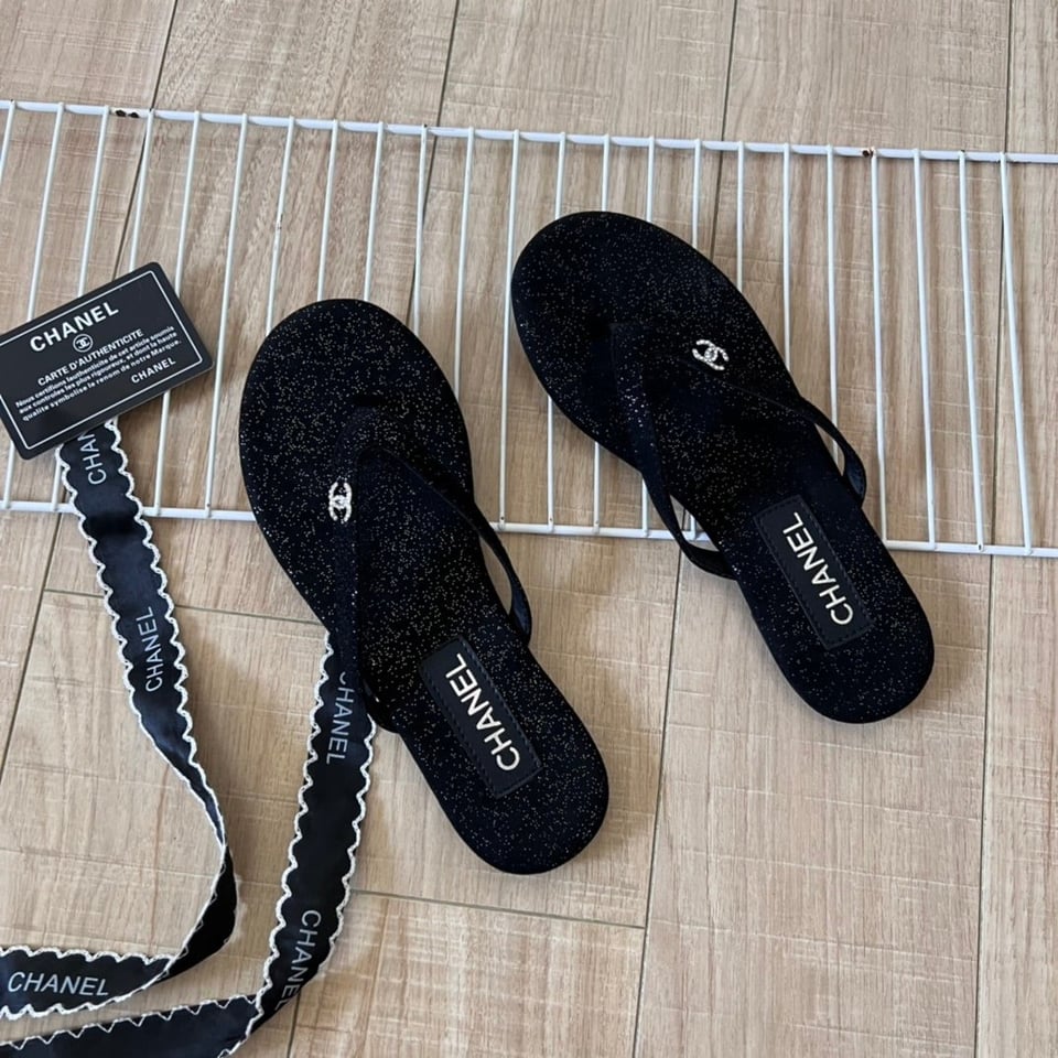 Chanel Thongs Purl Fabric With Silver Cc Logo In Black view 8