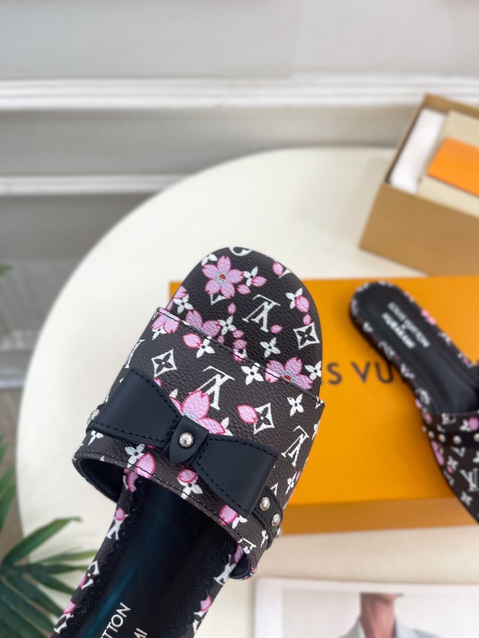 Louis Vuitton x Takashi Murakami Cherry Blossom Flat Slide Black Monogram with Bow view 7