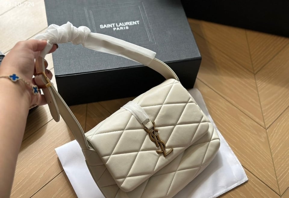 Saint Laurent Le 57 Quilted Leather Shoulder Bag White 27Cm view 3