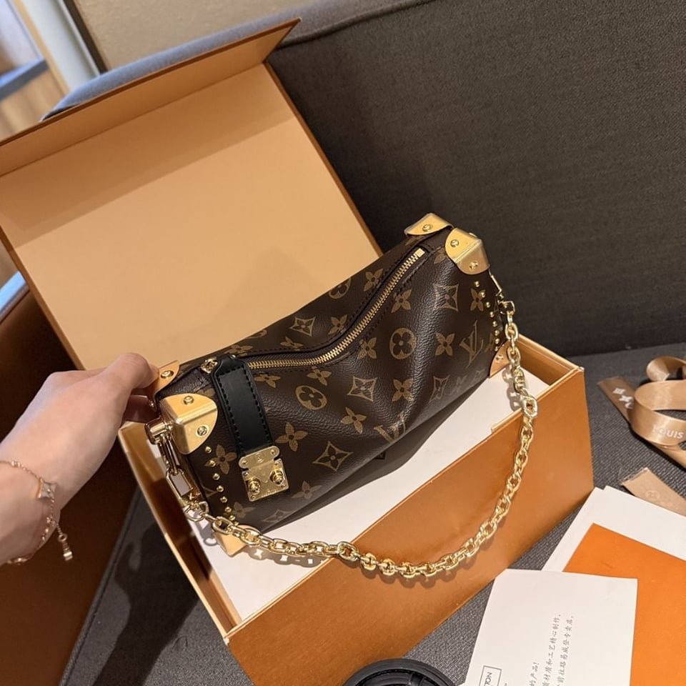 Louis Vuitton Slim Trunk Bag Monogram Brown 23Cm M13147 view 3