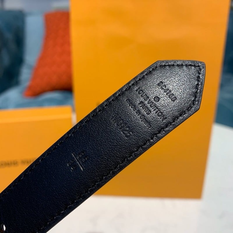 Louis Vuitton 25mm LV Malletier Belt M9943V view 11