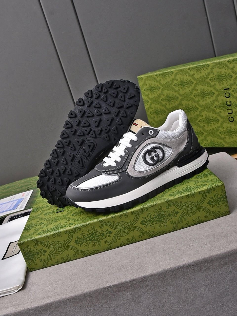 Gucci Double G Men’S Run Sneaker Gray view 7