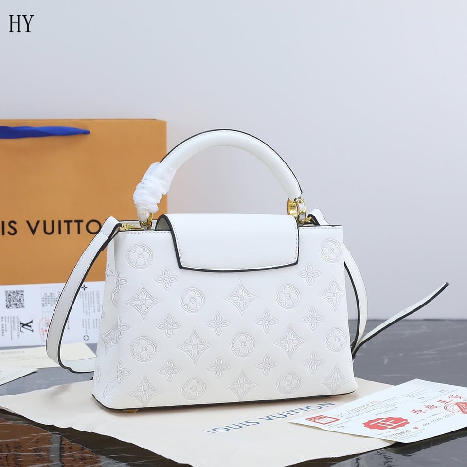 Louis Vuitton Capucines White 27Cm view 6