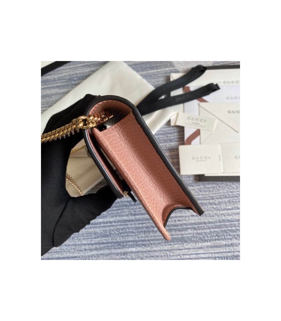 Gucci GG Interlocking Wallet On Chain Pink view 9