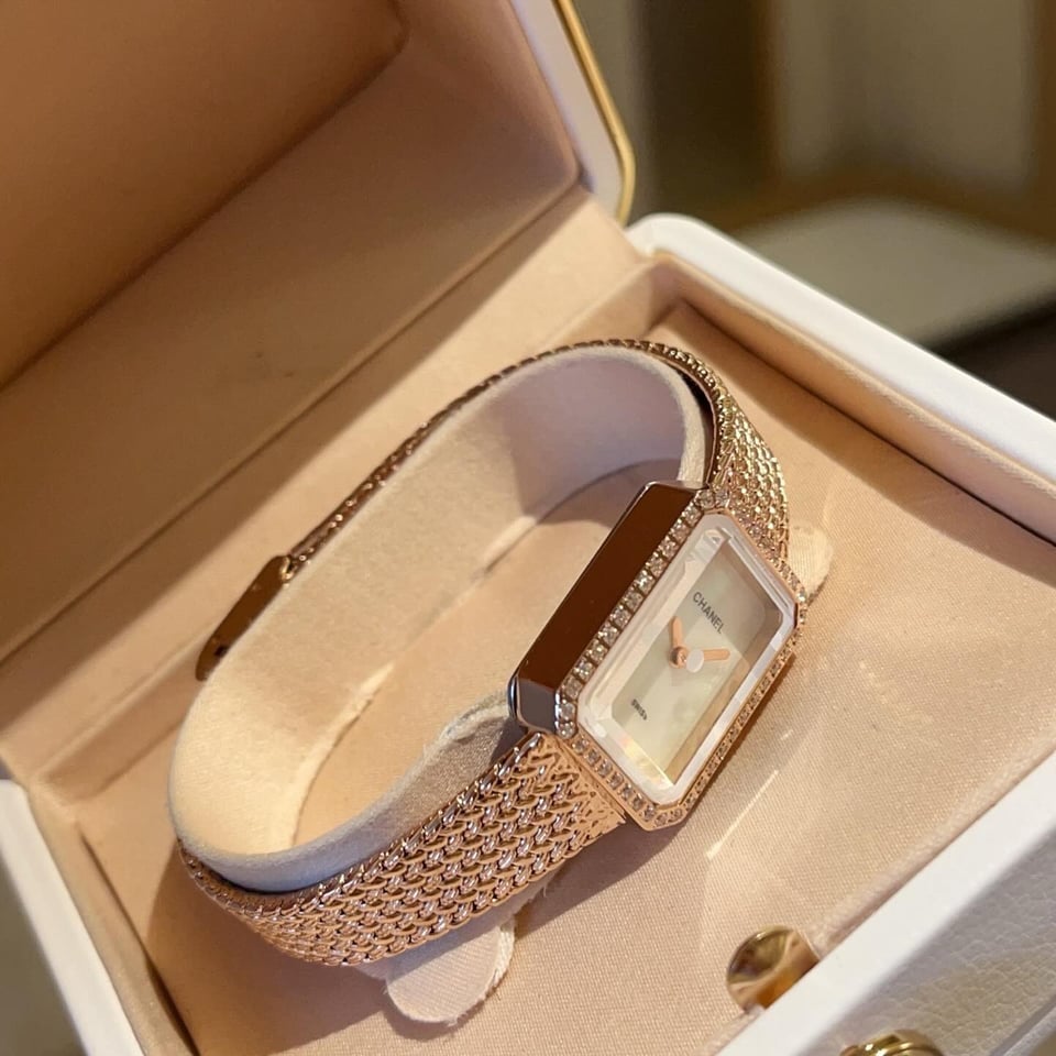 Chanel Première Diamond Mesh Watch White Dial view 4