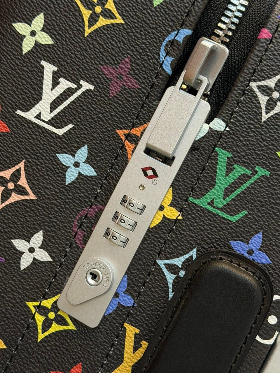 Lv Horizon 55 Multicolor Monogram Black Carry-On Suitcase 55cm/21.6in view 9