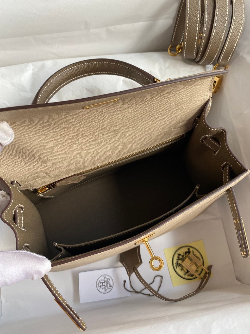 Hermes Kelly 25 Bag In Light Beige Epsom Leather For Women 25cm/10in view 4