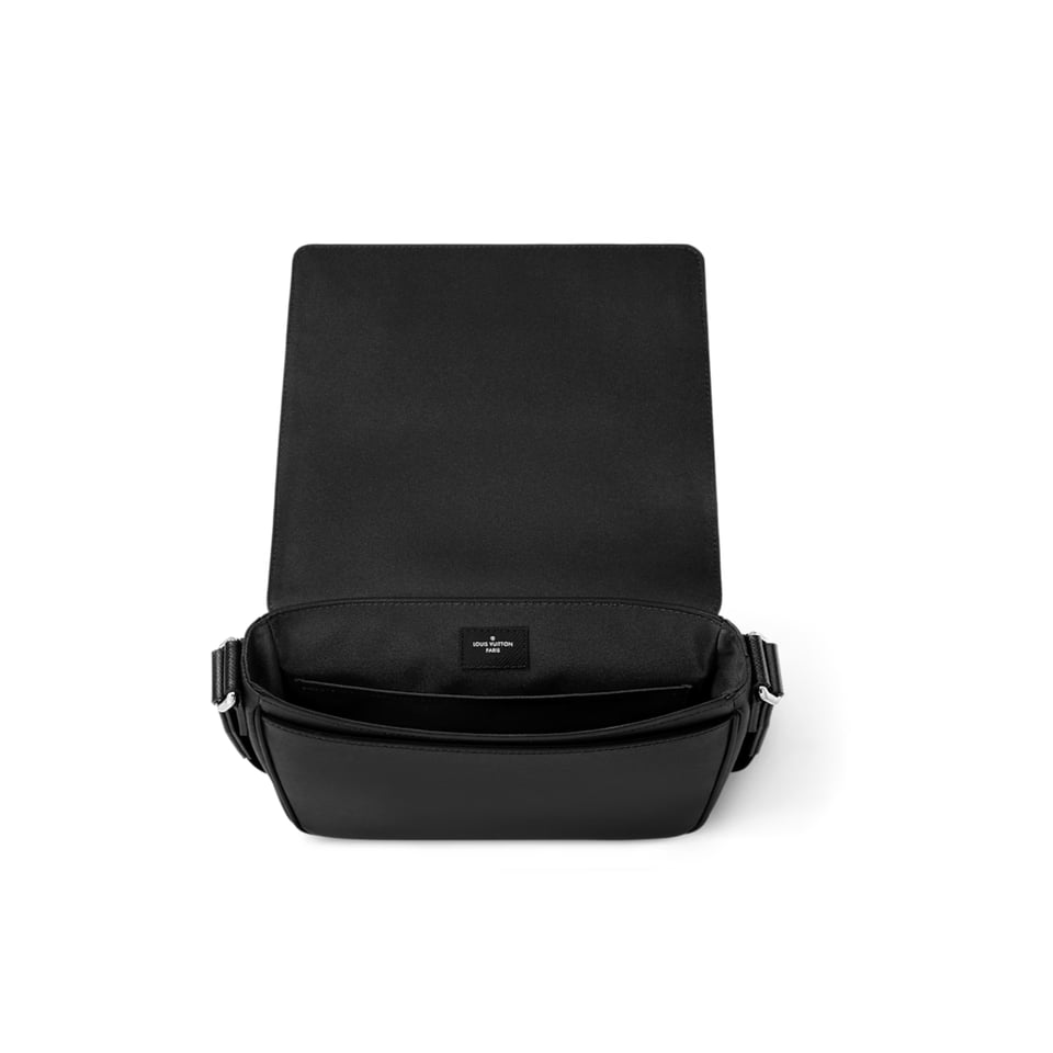 Louis Vuitton Dark Black District PM For Men 26cm M30850 view 4