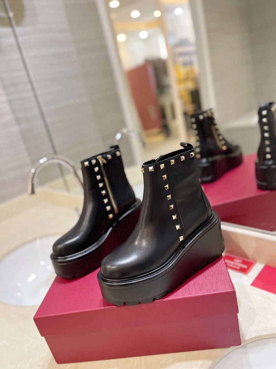 Valentino Garavani Uniqueform Calfskin Ankle Boot Black 1W2S0Cs0Mmd 0No view 10