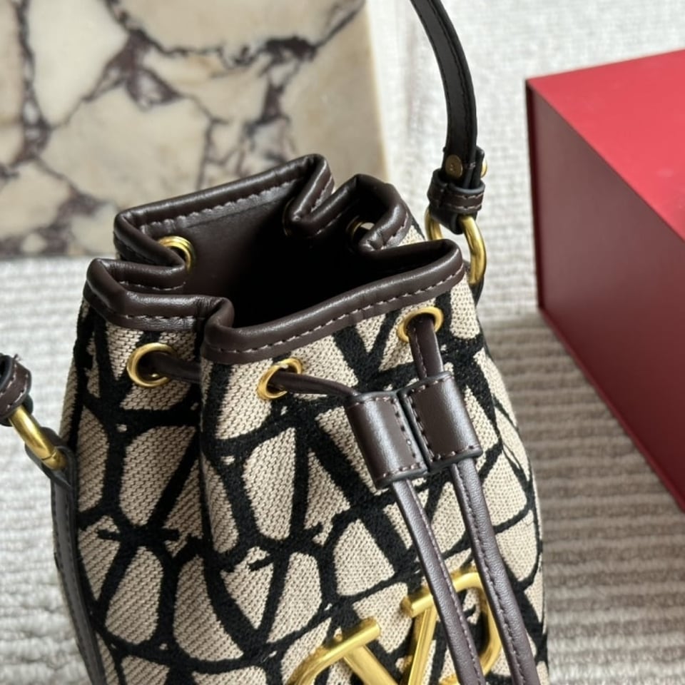 Valentino Mini Vlogo Signature Bucket Bag In Toile Iconographe Brown 22Cm 5W2P0Z44Vri 6Zn view 4