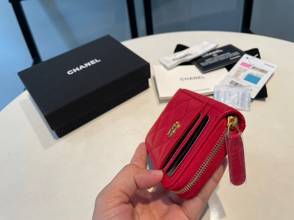 Chanel Zipped Coin Purse 11 Red Grained Calfskin view 9