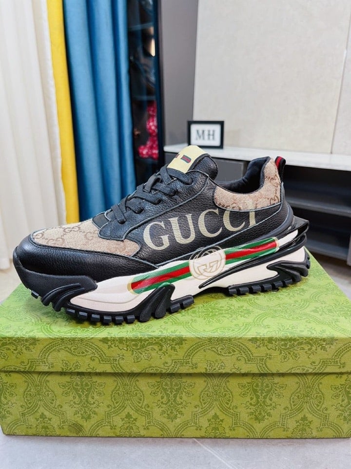 Gucci Gc Rhython Leather Sneaker Black view 3