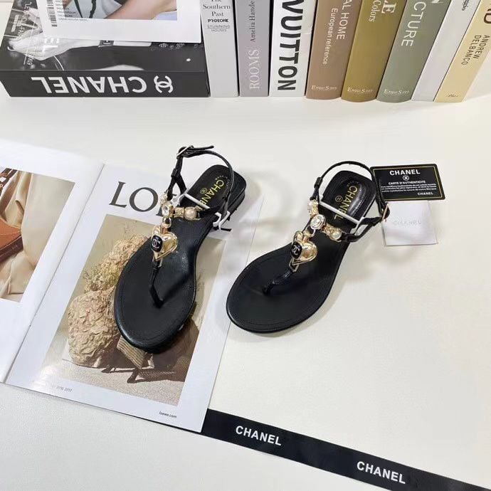 Chanel Shiny Pearl Crystal Cc Heart Thong Sandals Black G39674 X01000 94305 view 8