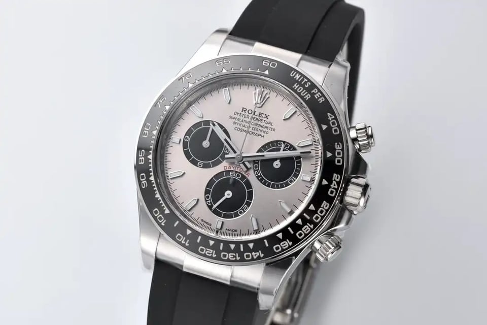 Rolex Daytona 40 mm Sunburst Dial 126519LN view 4