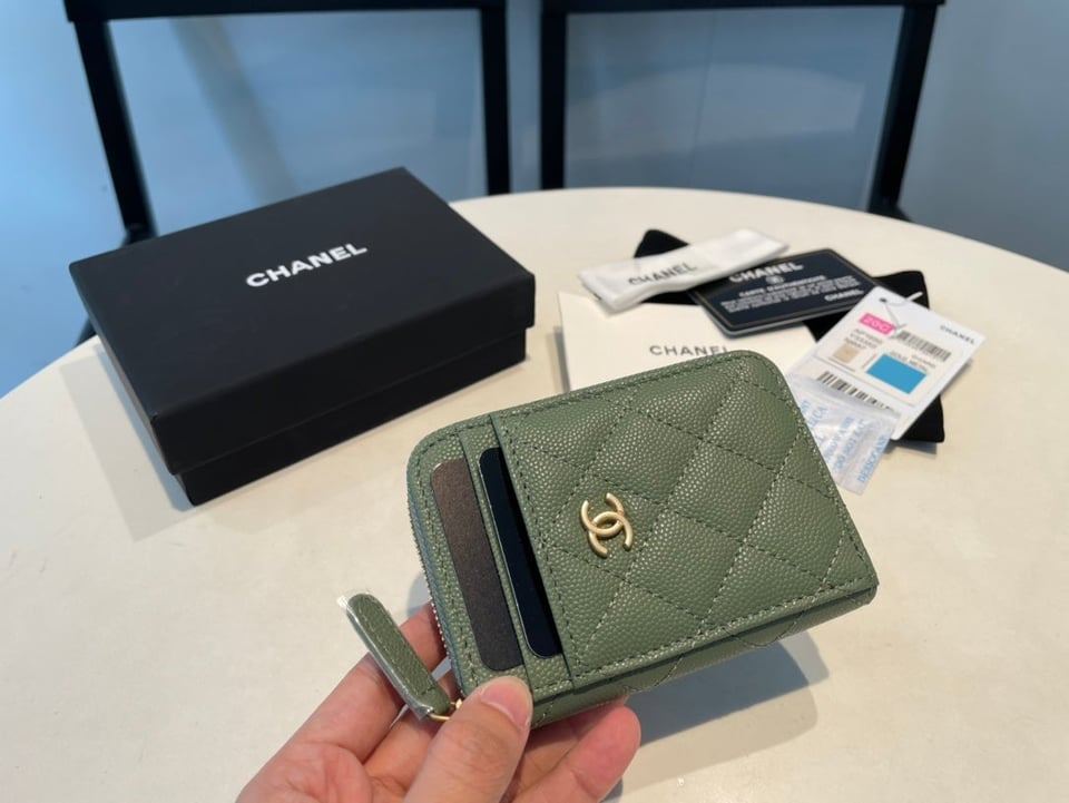 Chanel Zipped Coin Purse 11 Olive Grained Calfskin view 3