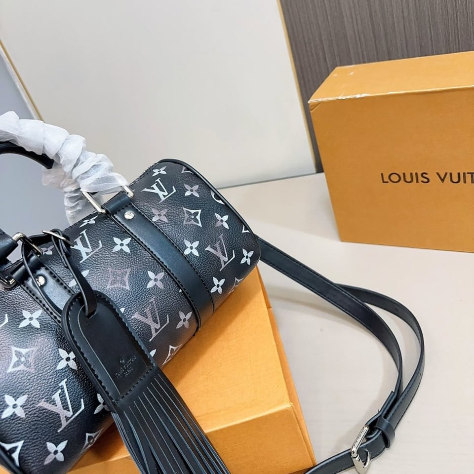 Louis Vuitton Keepall Bandouli Re 25 Bag Monogram Brushed Cowhide Black 25Cm M11595 view 5