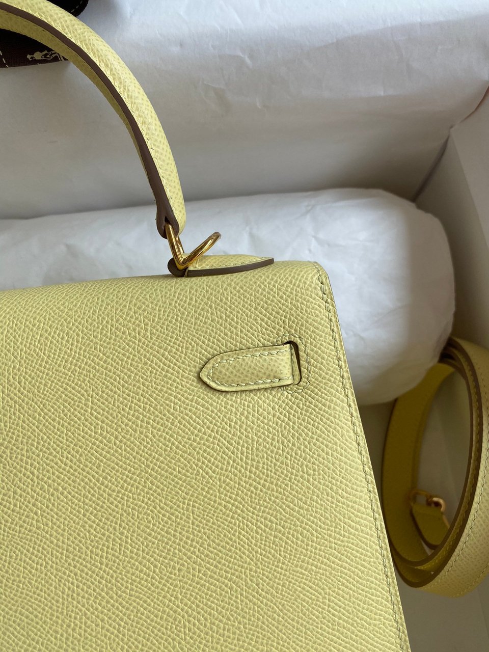 Hermes Kelly 25 Bag In Pastel Yellow Epsom Leather For Women 25cm/10in view 5