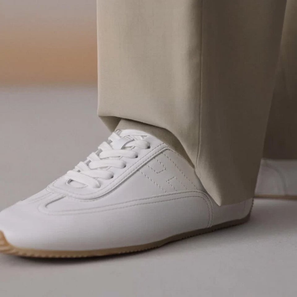Hermes Master Sneakers Blanc Color Calfskin H261881ZH90390 view 2