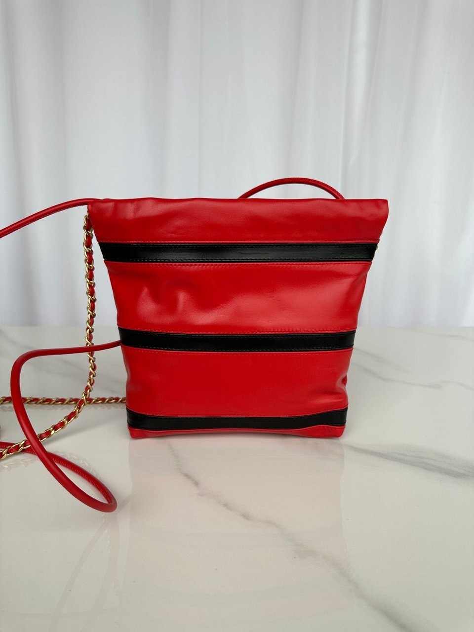 Chanel 22 Hobo Red Black Calfskin Gold Hardware view 4