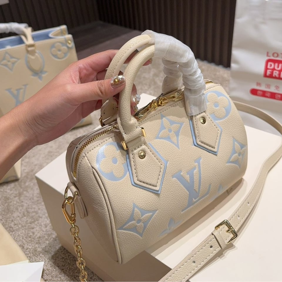 Louis Vuitton Speedy Bandoulière 20 Candy Blue 20Cm M46883 view 9
