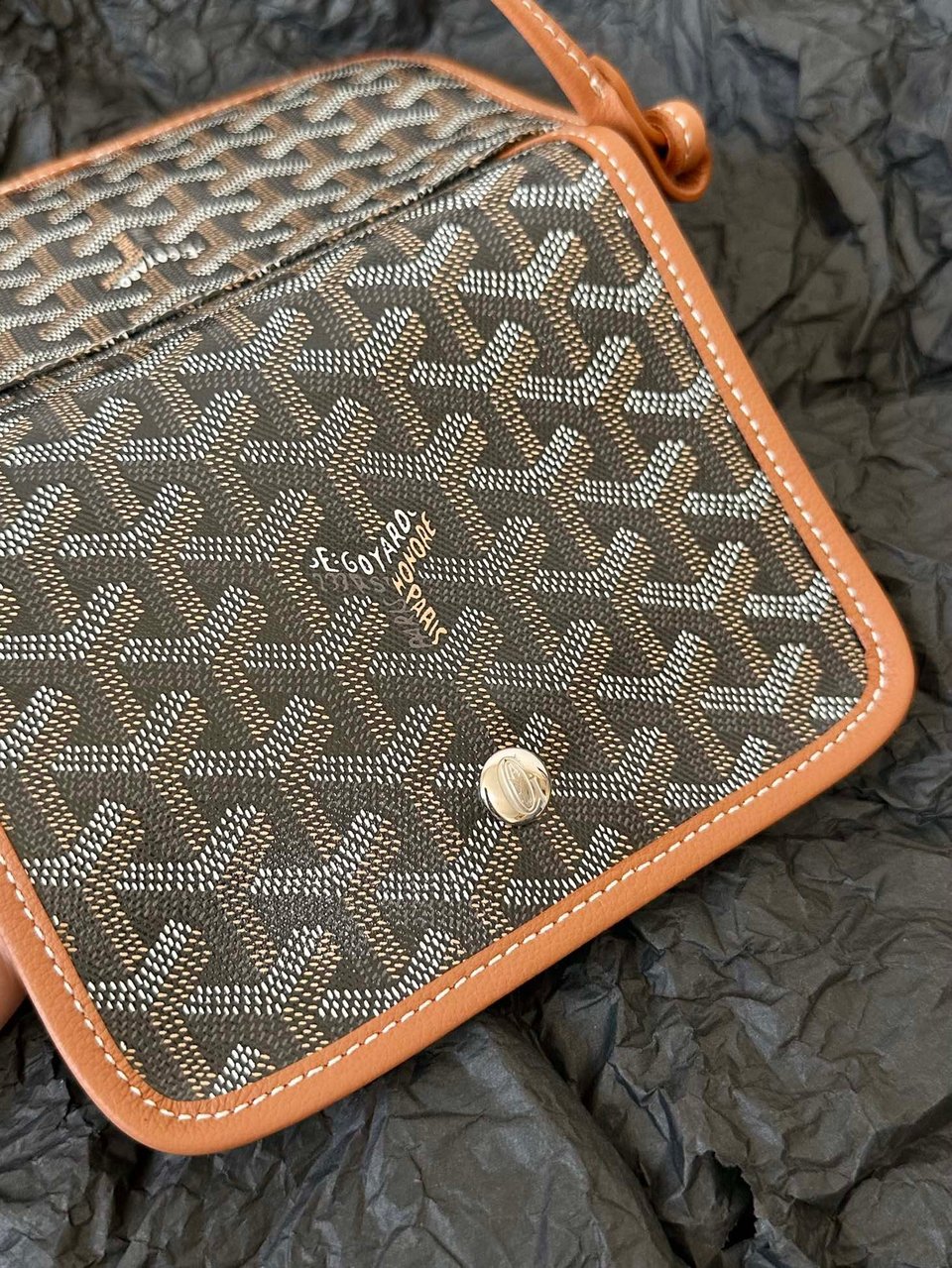 Goyard Plumet Pocket Wallet 20 Cm Black Goyardine Canvas And Tan Lambskin Trim view 9