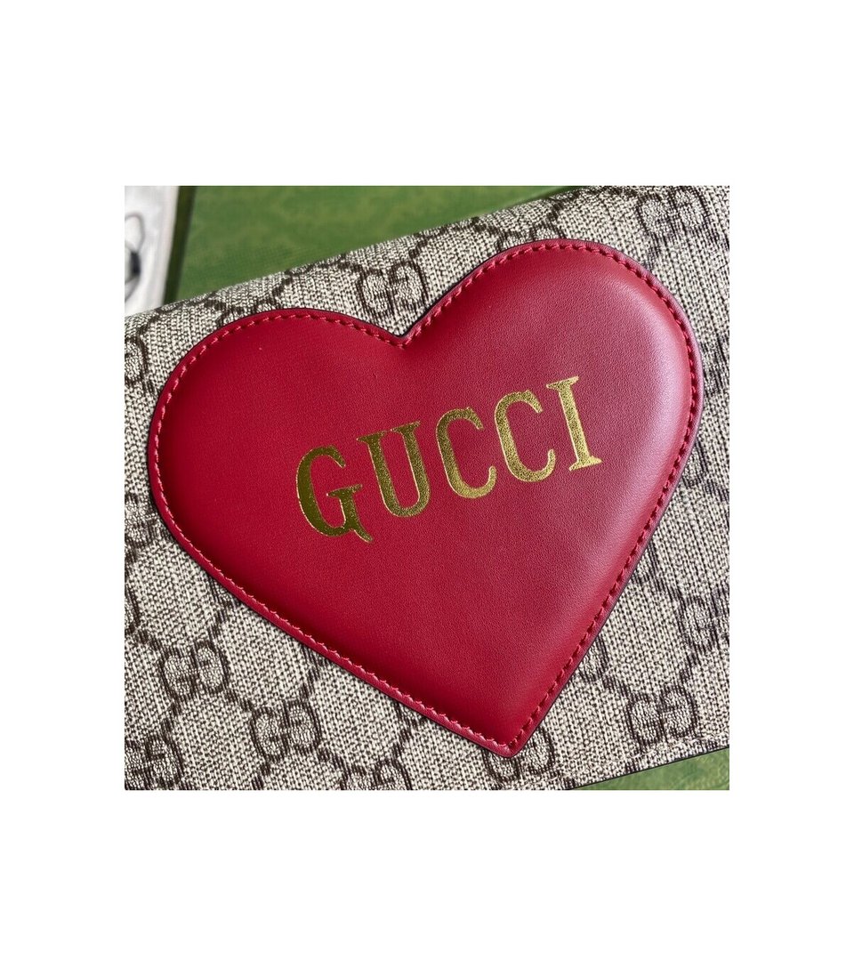 Gucci Valentine’s Day Chain Card Case Wallet view 6