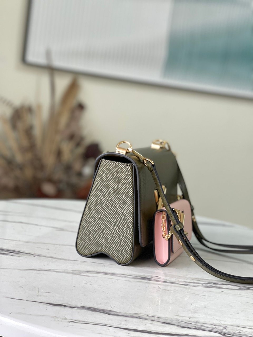 Louis Vuitton Twist Mm 23Cm Khaki view 4
