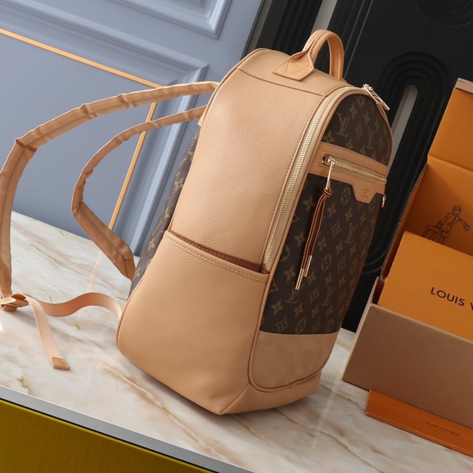 Louis Vuitton Outdoor Backpack 44Cm M12624 view 6