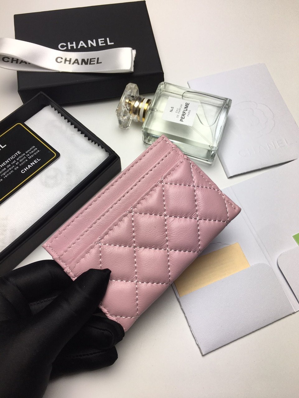 Chanel Boy Card Holder 11.2 Baby Pink Calfskin Gold Icon view 7