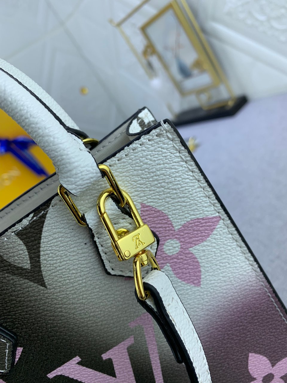 Louis Vuitton Petit Sac Plat Monogram Black And White 17Cm view 5