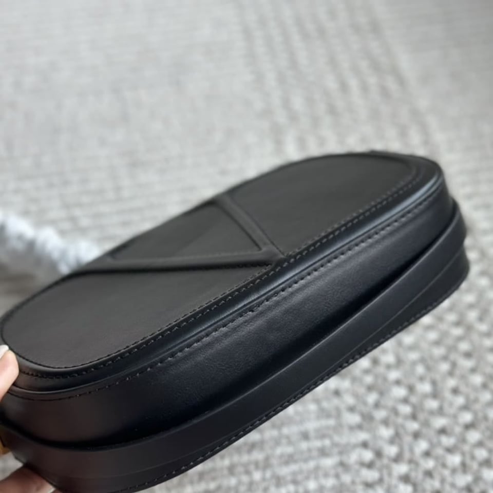 Valentino Vlogo Walk Calfskin Crossbody Bag Black 25Cm view 7
