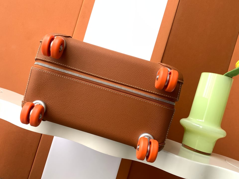 Hermes Brown Leather Vintage Suitcase 55cm view 6