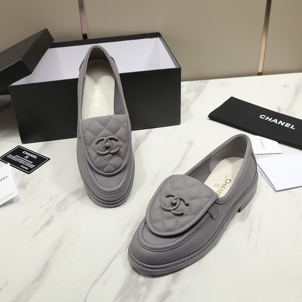 Chanel Cc Nib Turnlock Moccasins Flat Loafers Grey view 3