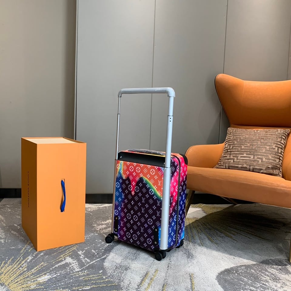 Louis Vuitton Horizon 55 Monogram Sunset Suitcase Multicolor M20462 view 9