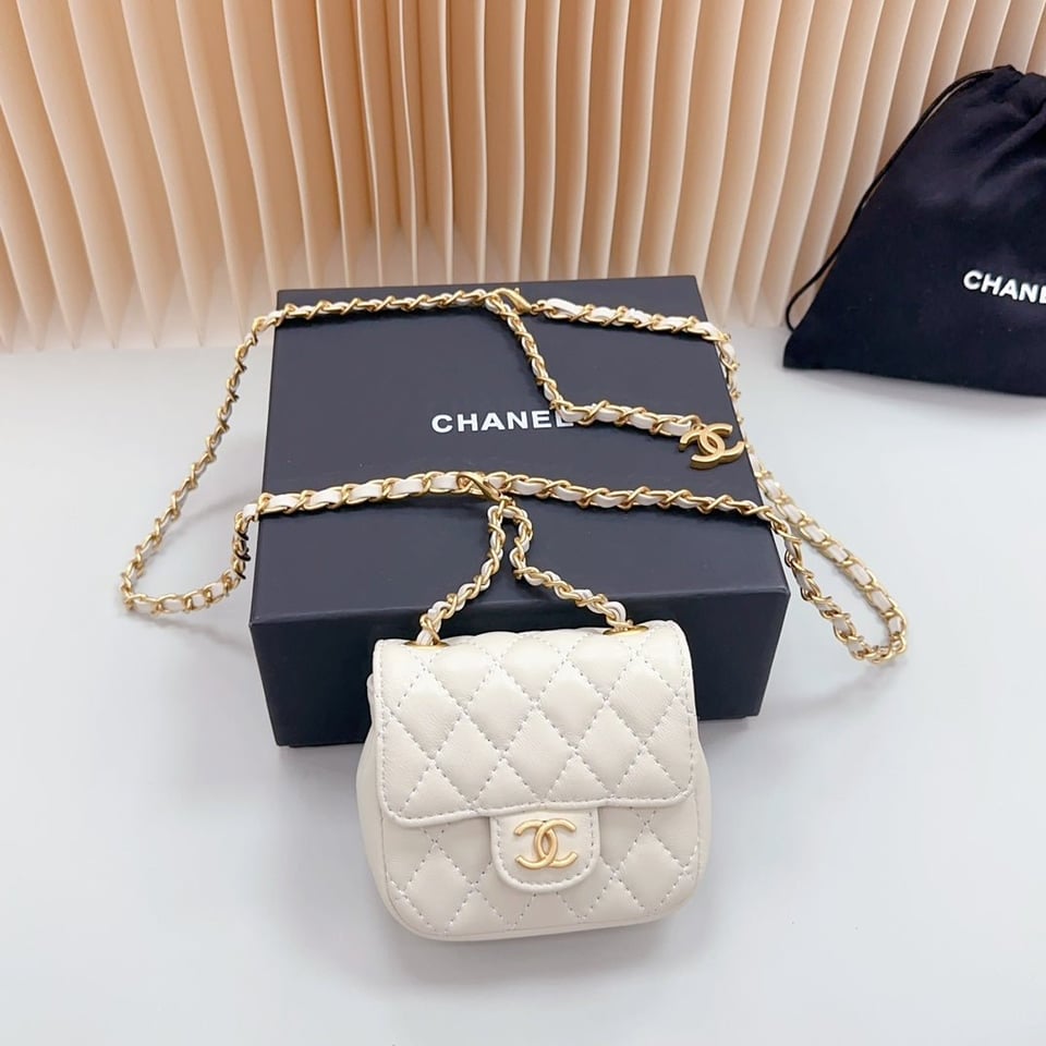 Chanel Chain Belt White Quilted Lambskin Bag view 2
