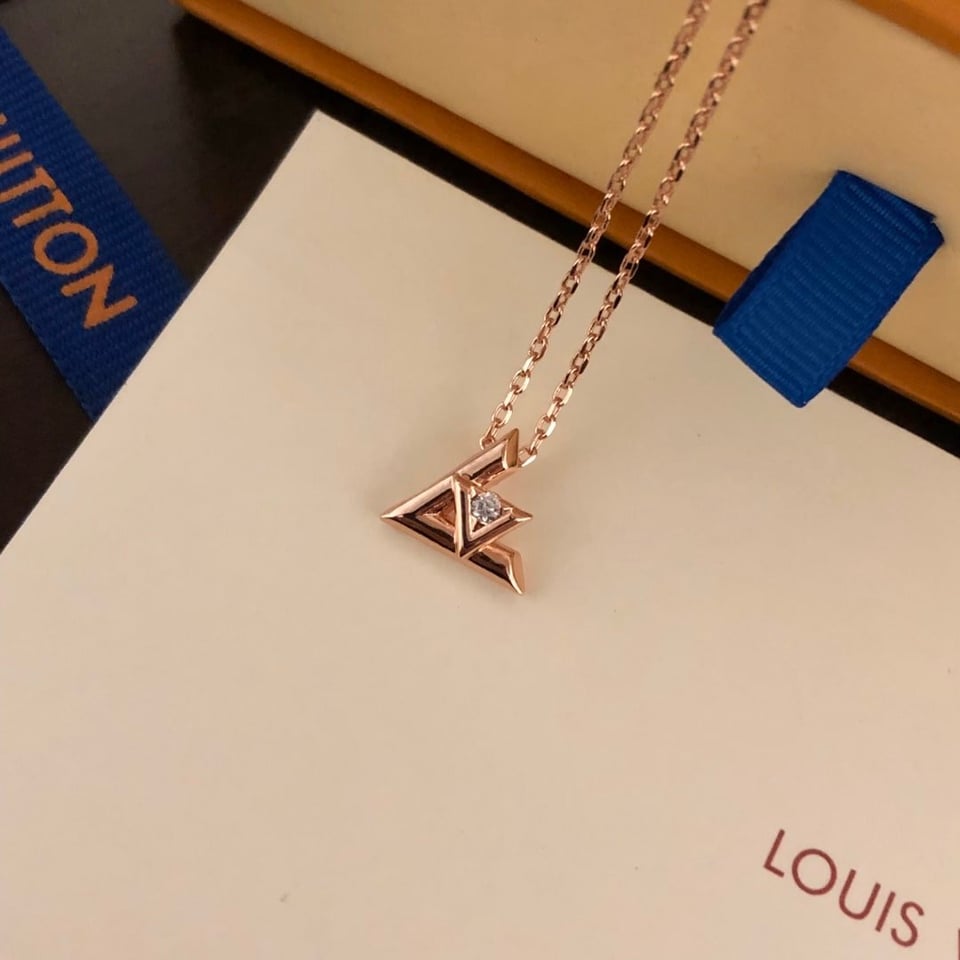 Louis Vuitton Lv Volt One Necklace Rose Gold 18K Q93813 view 4