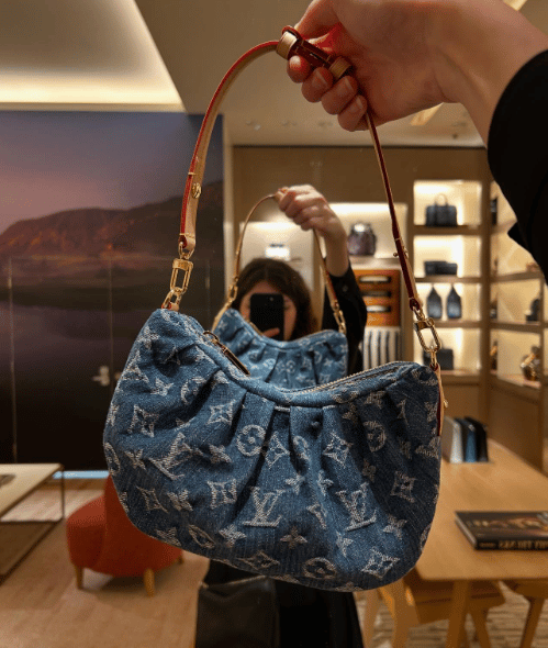 Louis Vuitton Pochette Valley Bag Denim Blue 21cm M13571 view 11