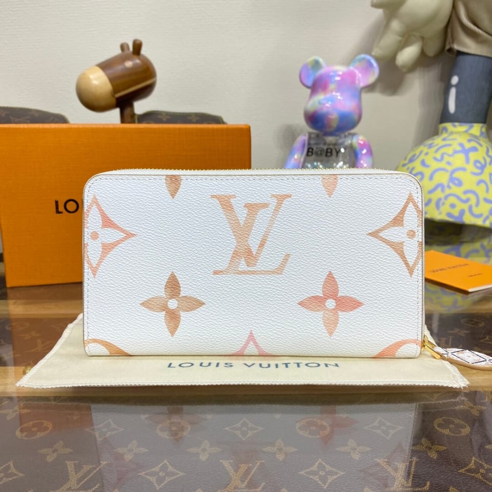 Louis Vuitton Monogram Flower Patterns Zippy Wallet view 4