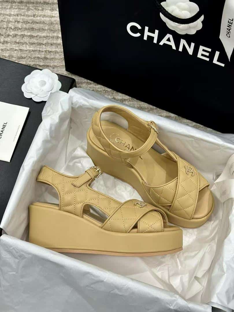 Chanel Quilted Sandals Beige G39918 view 7